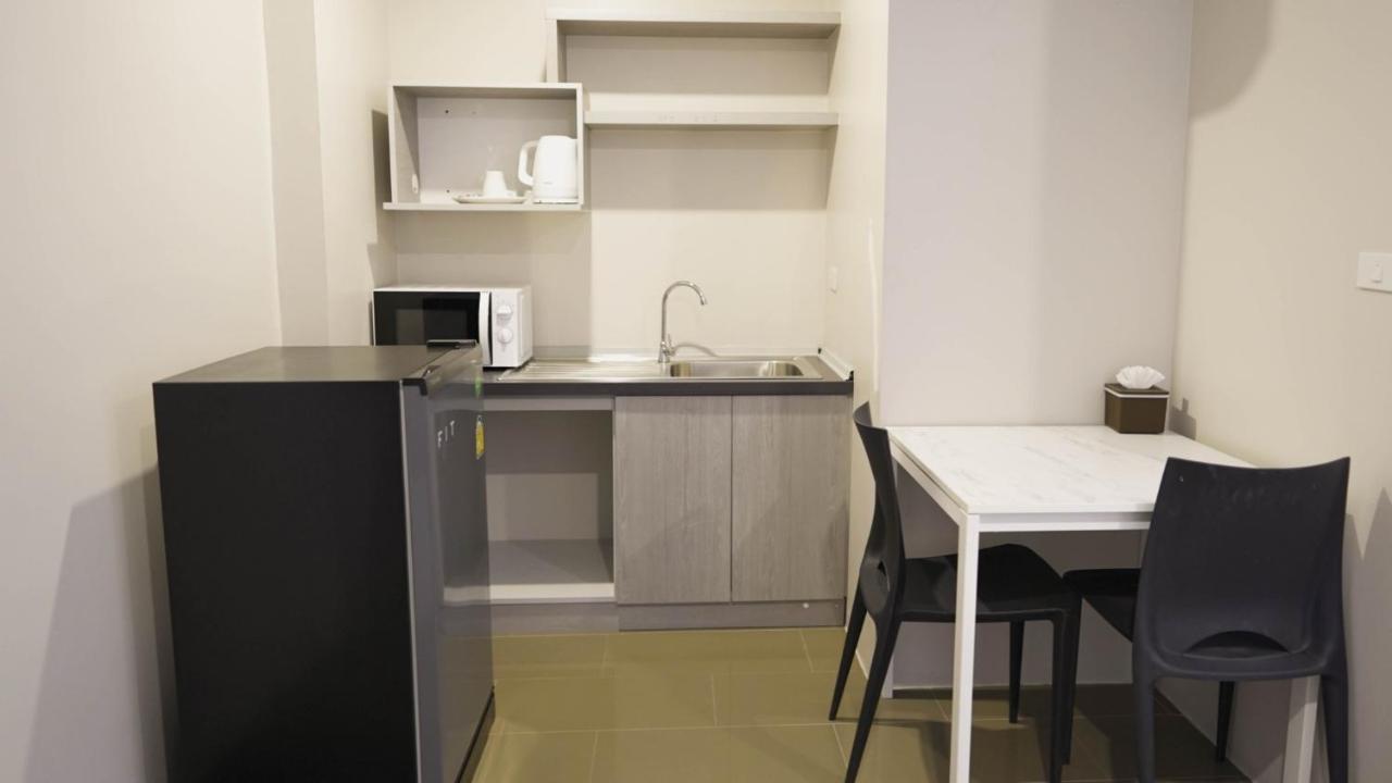 RoomQuest Sukhumvit 107 Samut Prakan Extérieur photo