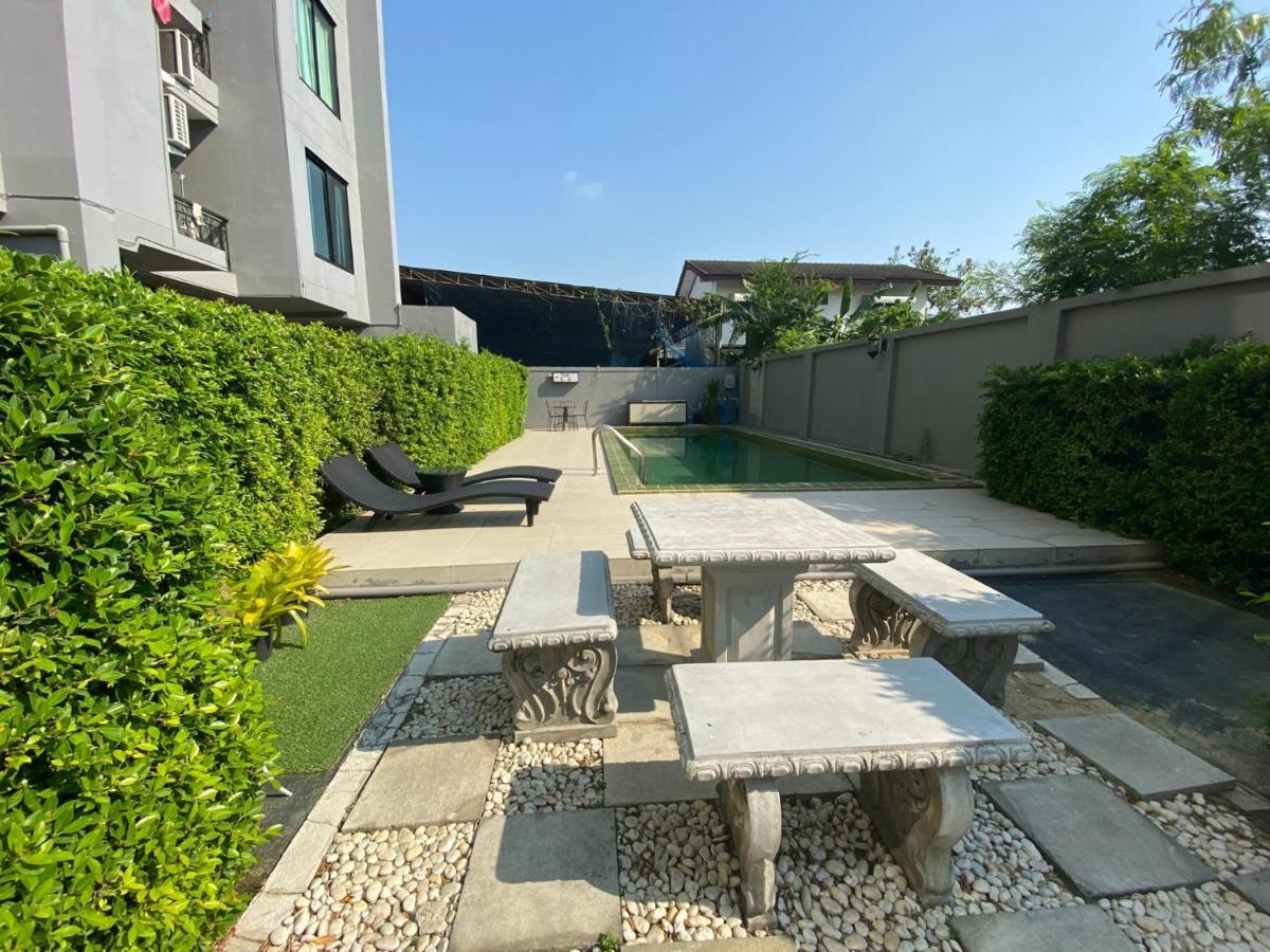 RoomQuest Sukhumvit 107 Samut Prakan Extérieur photo