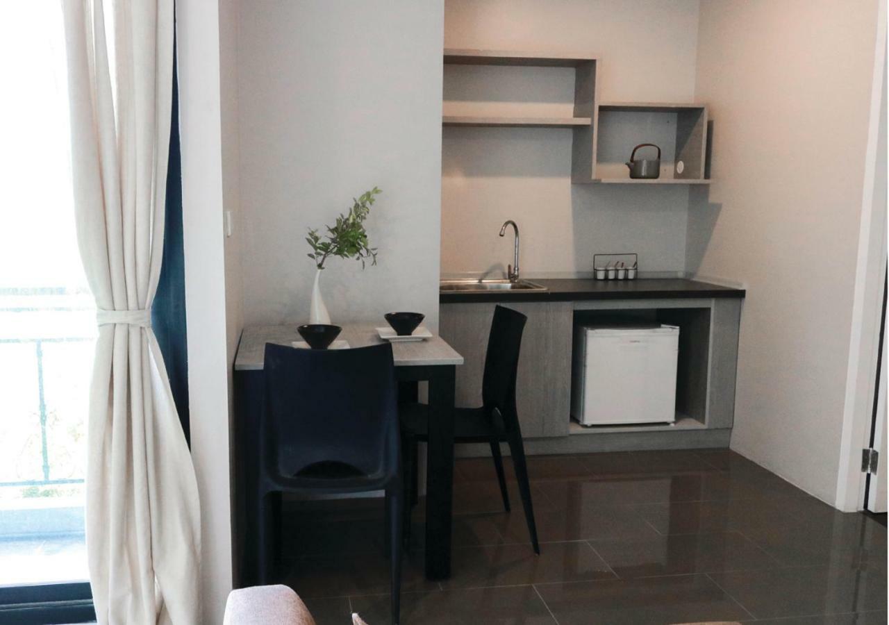 RoomQuest Sukhumvit 107 Samut Prakan Extérieur photo