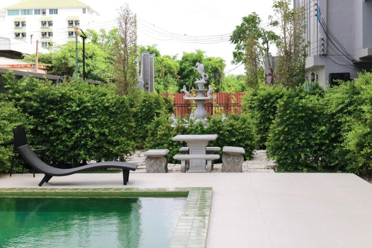 RoomQuest Sukhumvit 107 Samut Prakan Extérieur photo