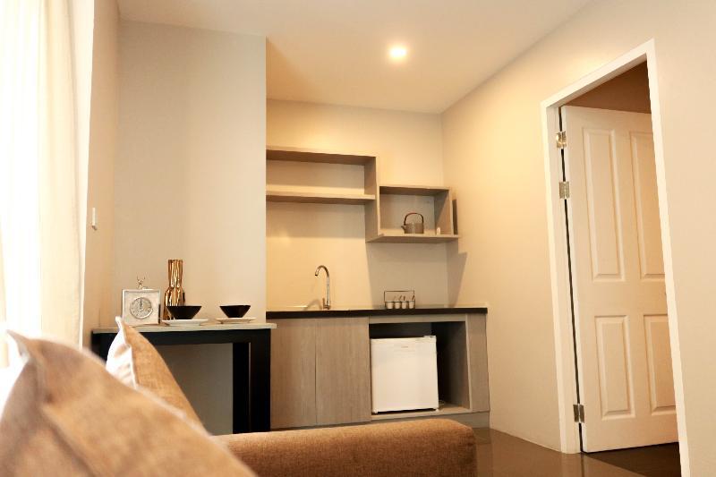 RoomQuest Sukhumvit 107 Samut Prakan Extérieur photo