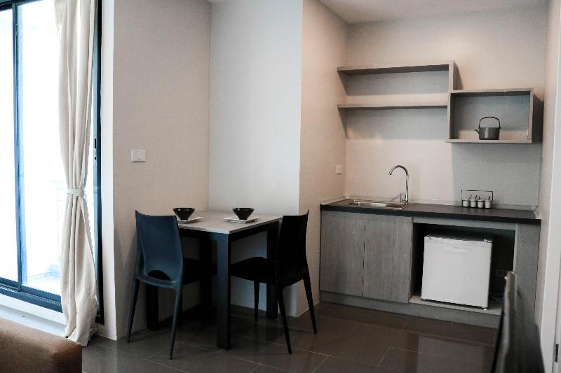RoomQuest Sukhumvit 107 Samut Prakan Extérieur photo