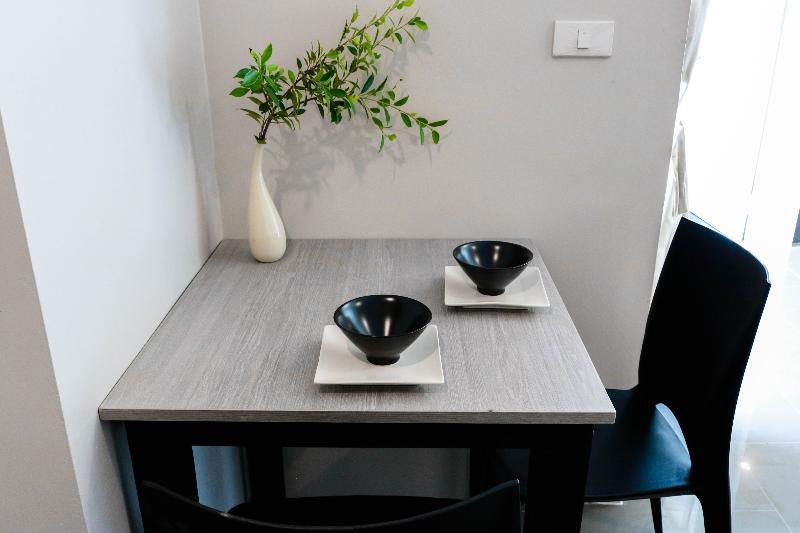 RoomQuest Sukhumvit 107 Samut Prakan Extérieur photo