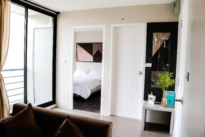 RoomQuest Sukhumvit 107 Samut Prakan Extérieur photo