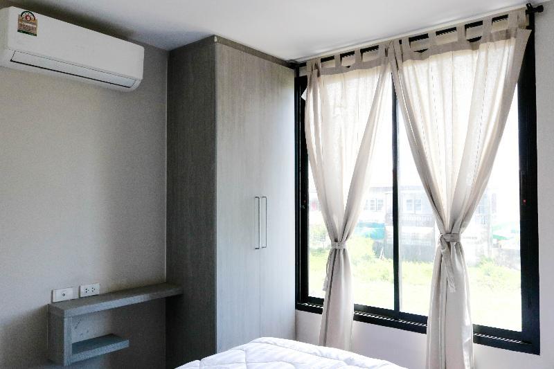 RoomQuest Sukhumvit 107 Samut Prakan Extérieur photo