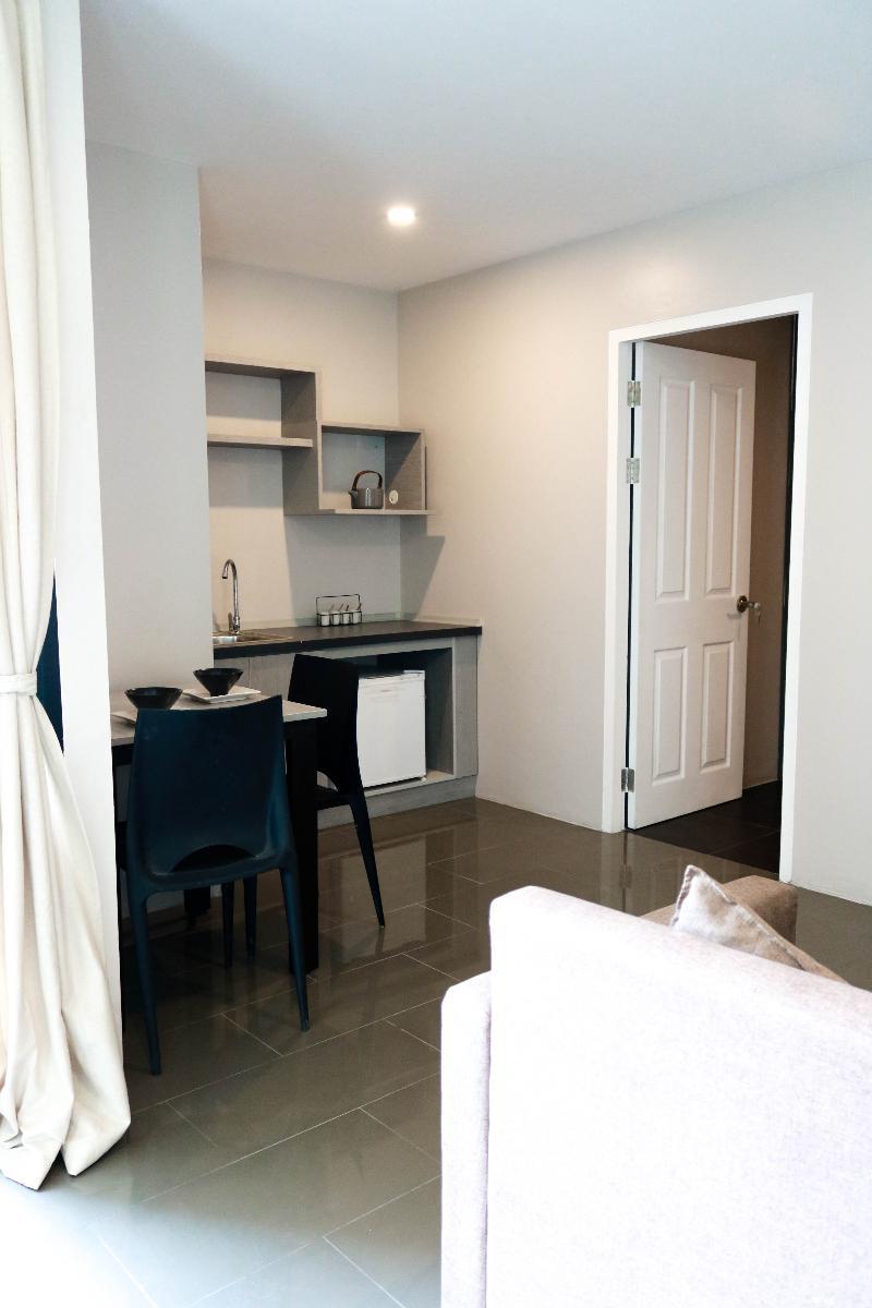 RoomQuest Sukhumvit 107 Samut Prakan Extérieur photo